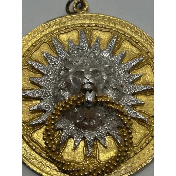 Rare Vtg KENNETH J LANE Large Lion Sun Holding Ring in Mouth Pendant Necklace - Picture 6 of 6